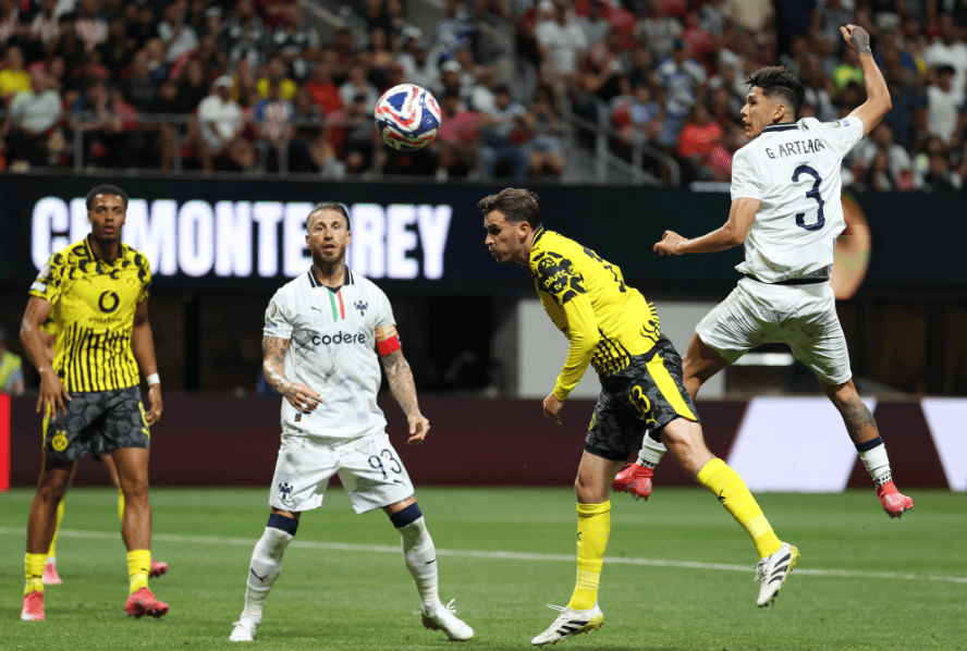 lol新英雄-比利亚雷亚尔发布备战花絮,赛后更衣室发声,欧联任务艰巨,赛季目标并未改变的简单介绍